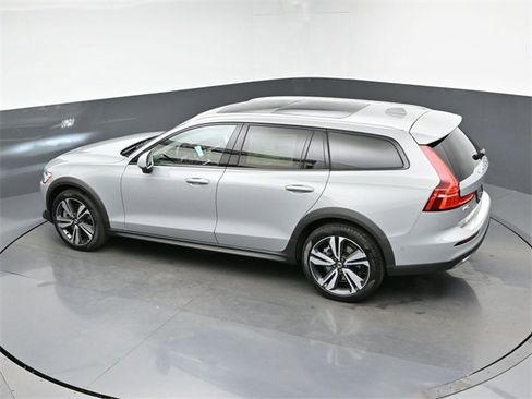 New 2026 Volvo V60 B5 Cross Country Plus w/ Protection Package Premier image 47
