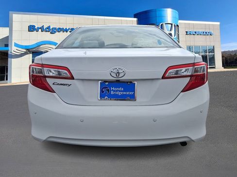 Used 2013 Toyota Camry LE image 5