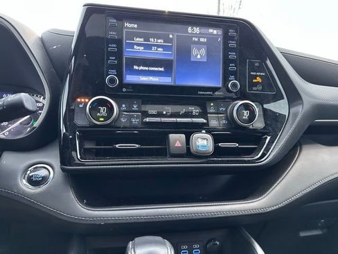 Used 2022 Toyota Highlander XSE image 15