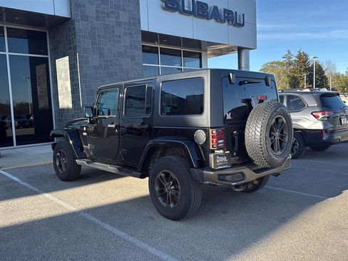 Used 2017 Jeep Wrangler Unlimited Sahara AWD/4WD image 15