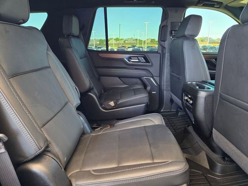 Used 2025 GMC Yukon Denali w/ Sun & Power Step Package image 28