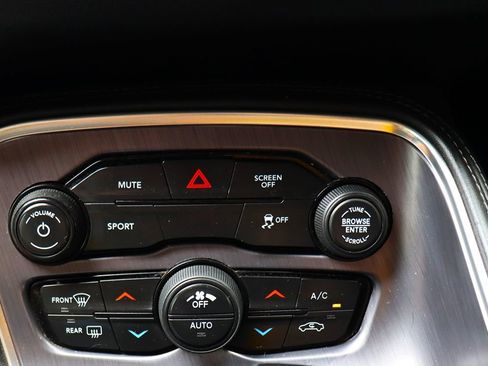 Used 2018 Dodge Challenger SXT RWD image 38