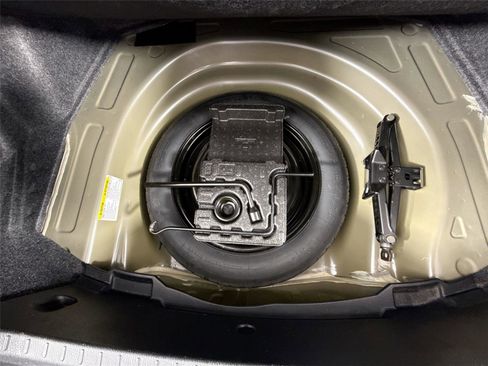 Used 2019 Toyota Corolla L image 29