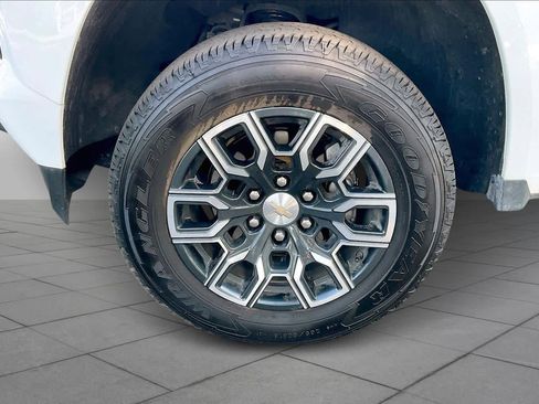 Certified 2023 Chevrolet Colorado LT w/ LT Convenience Package image 9