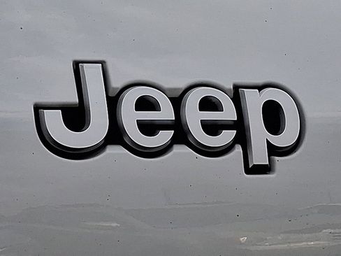 Used 2024 Jeep Grand Cherokee L Limited AWD/4WD image 27