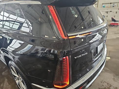 New 2026 Cadillac Vistiq Luxury image 36