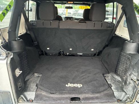 Used 2015 Jeep Wrangler Unlimited Sport AWD/4WD image 17