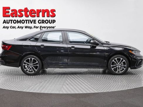 Used 2025 Volkswagen Jetta Sport FWD image 4