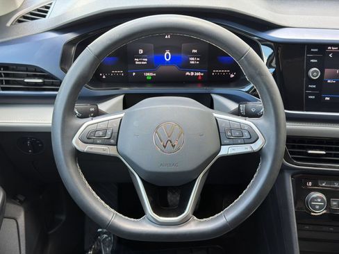 Used 2024 Volkswagen Taos SE AWD/4WD image 11