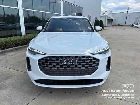 Used 2025 Audi Q5 Premium Plus w/ Premium Plus AWD/4WD image 2