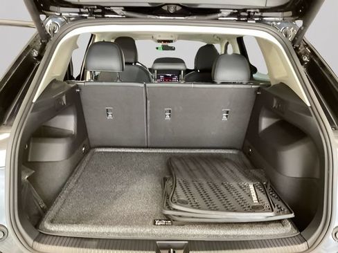 Certified 2025 Volkswagen Tiguan SE w/ Panoramic Sunroof Package AWD/4WD image 15