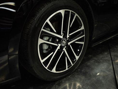 Used 2025 Toyota Camry XLE w/ Premium Plus Package FWD image 3