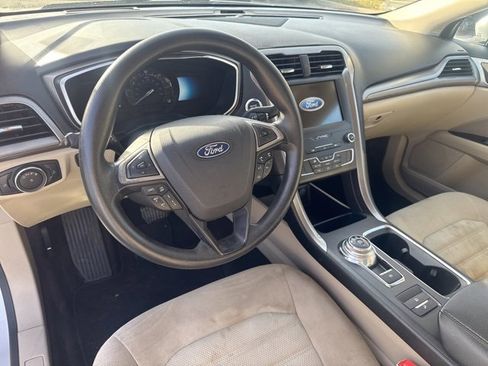 Used 2019 Ford Fusion SE image 14