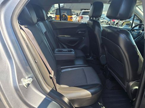 Used 2019 Chevrolet Trax LT FWD image 13