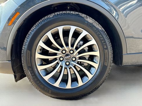 Used 2022 Lincoln Aviator Reserve w/ Elements Package Plus image 44