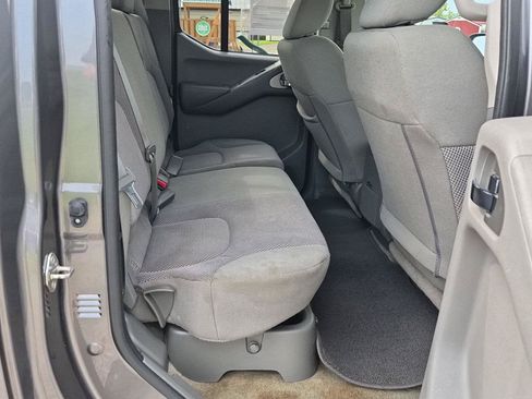 Used 2018 Nissan Frontier SV AWD/4WD image 27