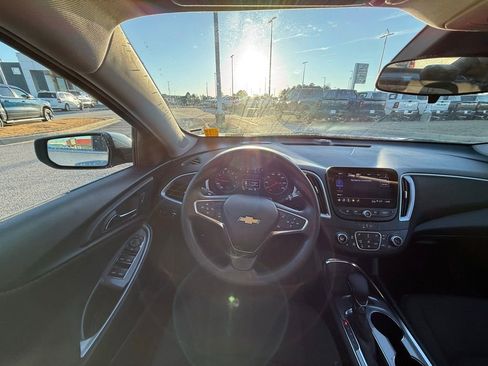 Used 2024 Chevrolet Malibu LT image 12