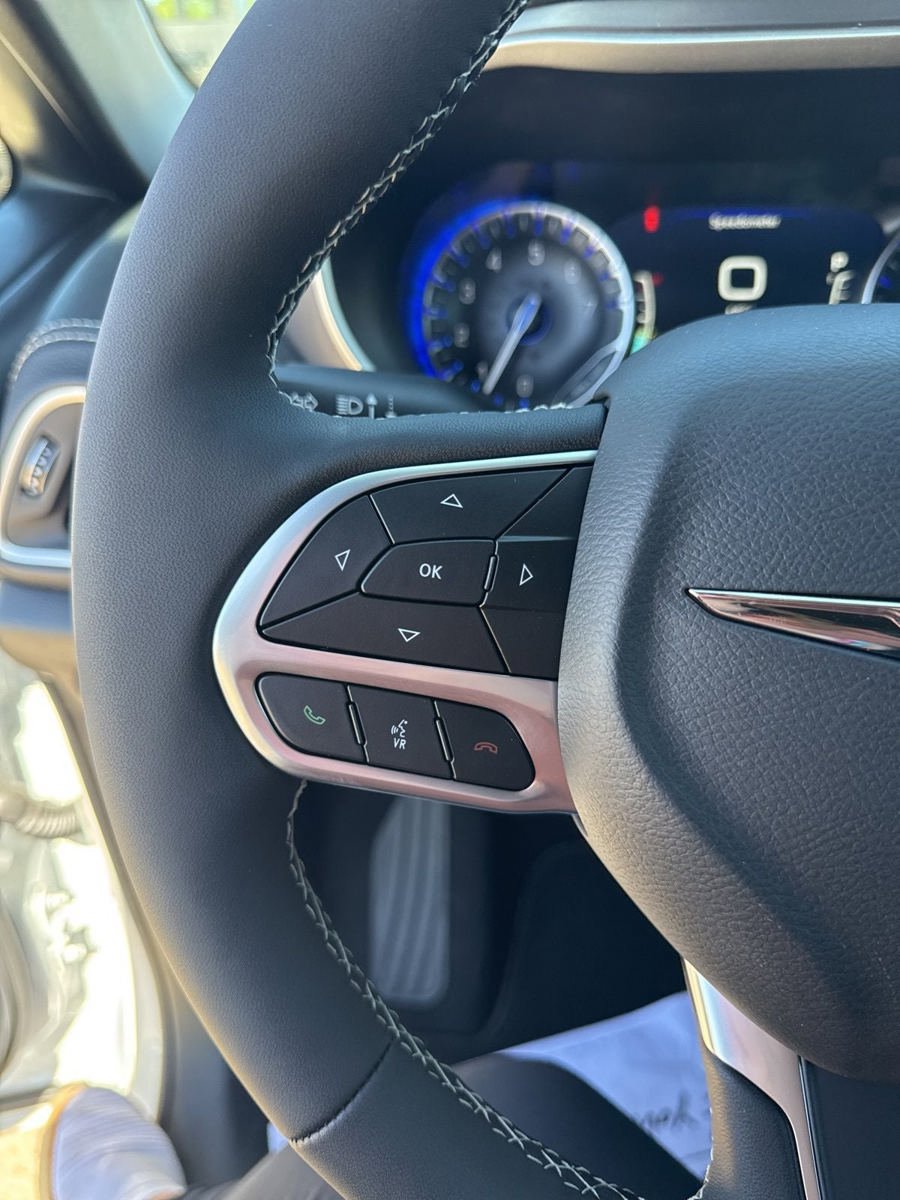 New 2026 Chrysler Pacifica Select AWD/4WD image 20