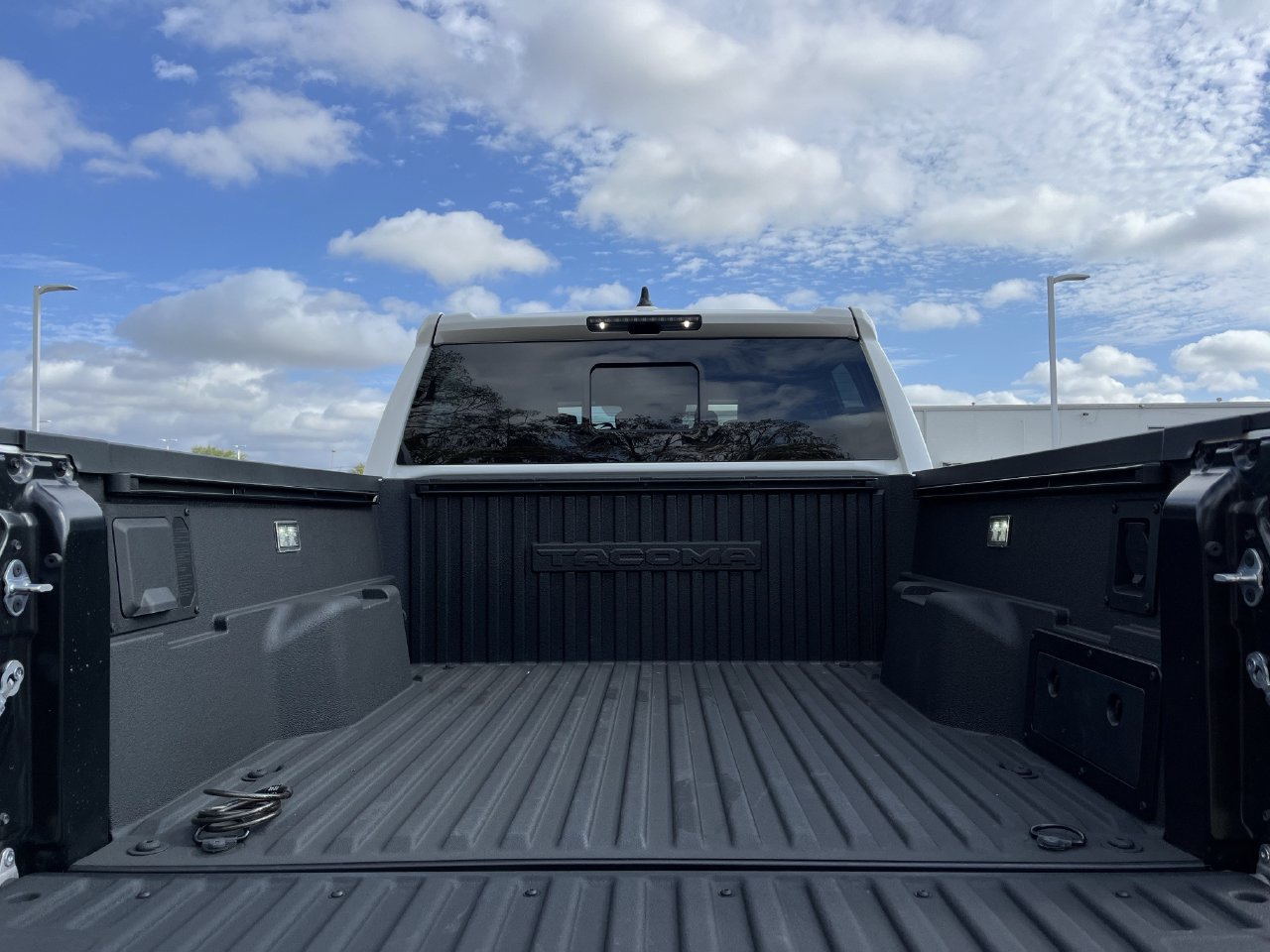 Used 2025 Toyota Tacoma TRD Sport w/ TRD Sport Upgrade Package RWD image 29