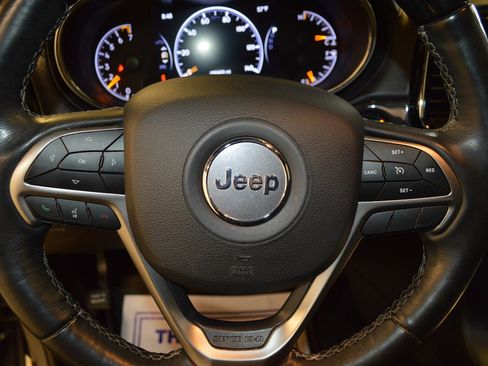 Used 2019 Jeep Grand Cherokee Overland image 18
