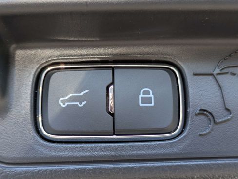 Used 2026 Ford Explorer Platinum RWD image 13