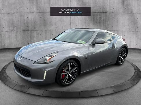 Used 2018 Nissan 370Z Coupe RWD image 3