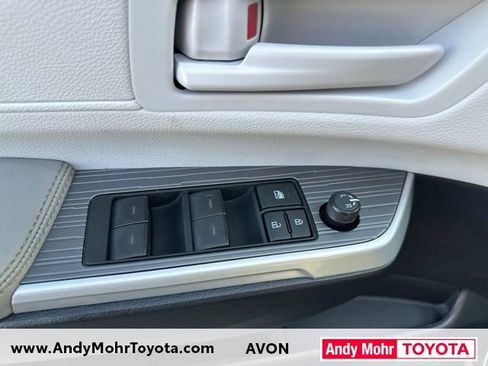 Certified 2026 Toyota Sienna LE FWD image 11