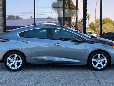 Used 2019 Chevrolet Volt LT w/ Power Convenience Package FWD image 16