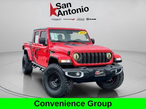 Used 2024 Jeep Gladiator Sport AWD/4WD image 3