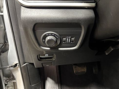 Used 2022 Jeep Grand Cherokee L Laredo w/ Luxury Tech Group I image 37