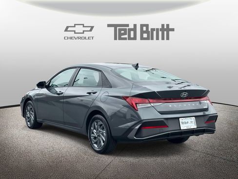 Used 2026 Hyundai Elantra Hybrid FWD image 6