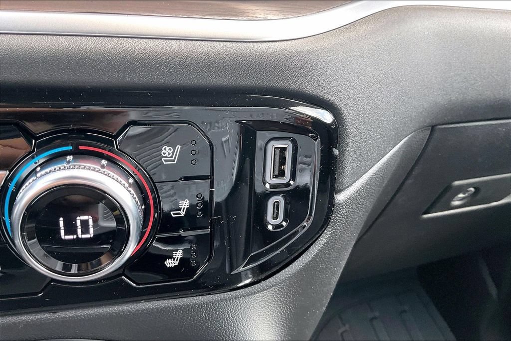 New 2026 GMC Sierra 2500 SLT w/ SLT Premium Package AWD/4WD image 23