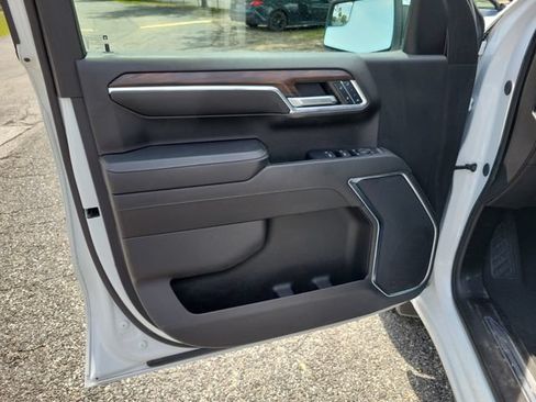 Used 2024 GMC Sierra 1500 SLT AWD/4WD image 5