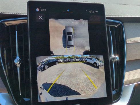 New 2026 Volvo XC90 T8 Plus w/ Protection Package Premier AWD/4WD image 17