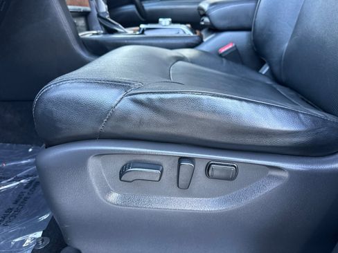 Used 2023 Nissan Armada SL w/ Captain's Chairs Package image 14