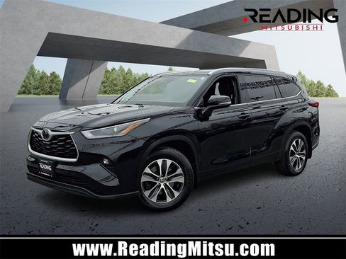 Used 2021 Toyota Highlander XLE image 1