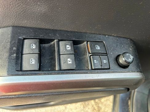 Used 2023 Toyota Tacoma SR5 AWD/4WD image 17