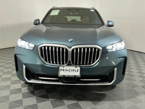 Used 2024 BMW X5 sDrive40i w/ Executive Package RWD image 3