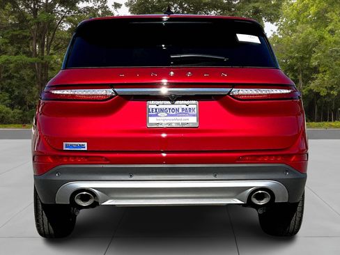 New 2026 Lincoln Corsair Premiere image 4