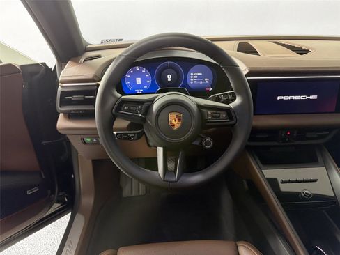 Certified 2026 Porsche Macan Electric RWD image 18
