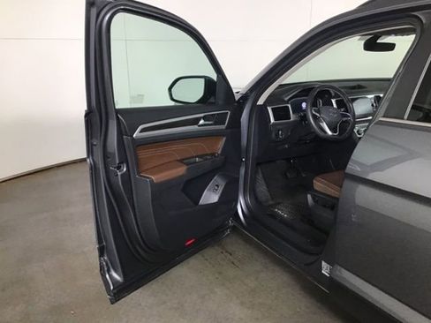 Used 2023 Volkswagen Atlas SE AWD/4WD image 10