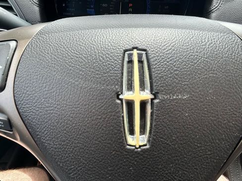 Used 2013 Lincoln MKX AWD image 21