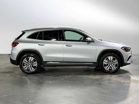Used 2025 Mercedes-Benz GLA 250 4MATIC image 3