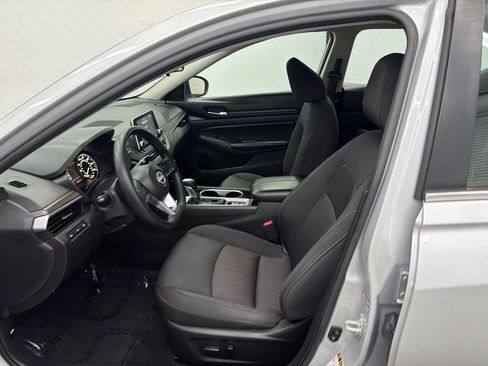 Used 2024 Nissan Altima 2.5 SV AWD/4WD image 9