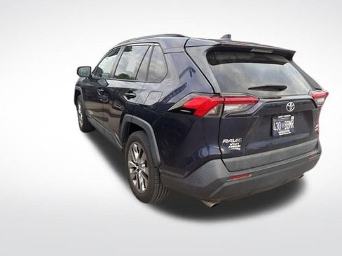 Used 2020 Toyota RAV4 XLE Premium image 6