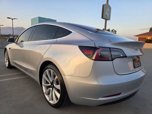 Used 2018 Tesla Model 3 Long Range RWD image 10