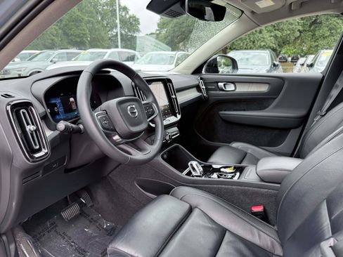 Certified 2023 Volvo XC40 B5 Ultimate w/ Protection Package Premier AWD/4WD image 10