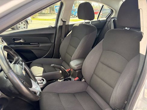 Used 2014 Chevrolet Cruze LT FWD image 10
