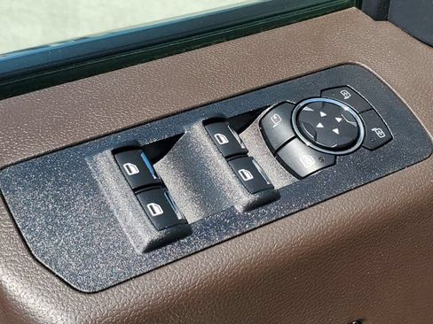 Used 2019 Ford F150 King Ranch w/ Equipment Group 601A Luxury AWD/4WD image 21