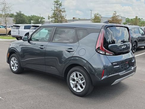 Certified 2025 Kia Soul LX w/ LX Technology Package FWD image 3